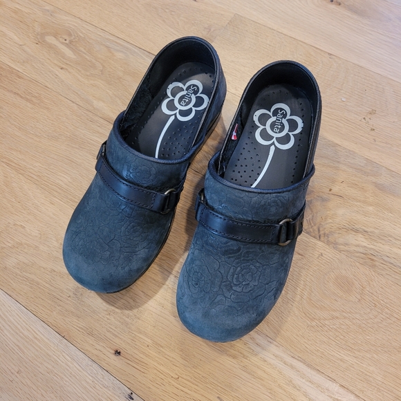 b.o.c Peggy Leather Upper Clogs - Picture 1 of 6